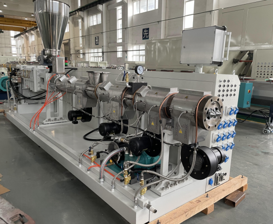 Вещи, из которых состоит экструзионная линия для производства пластиковых труб